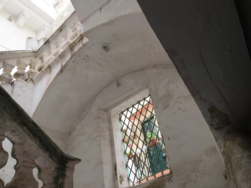 شقة Palazzo Doxi Fontana Dimora Storica غالّيبولي المظهر الخارجي الصورة